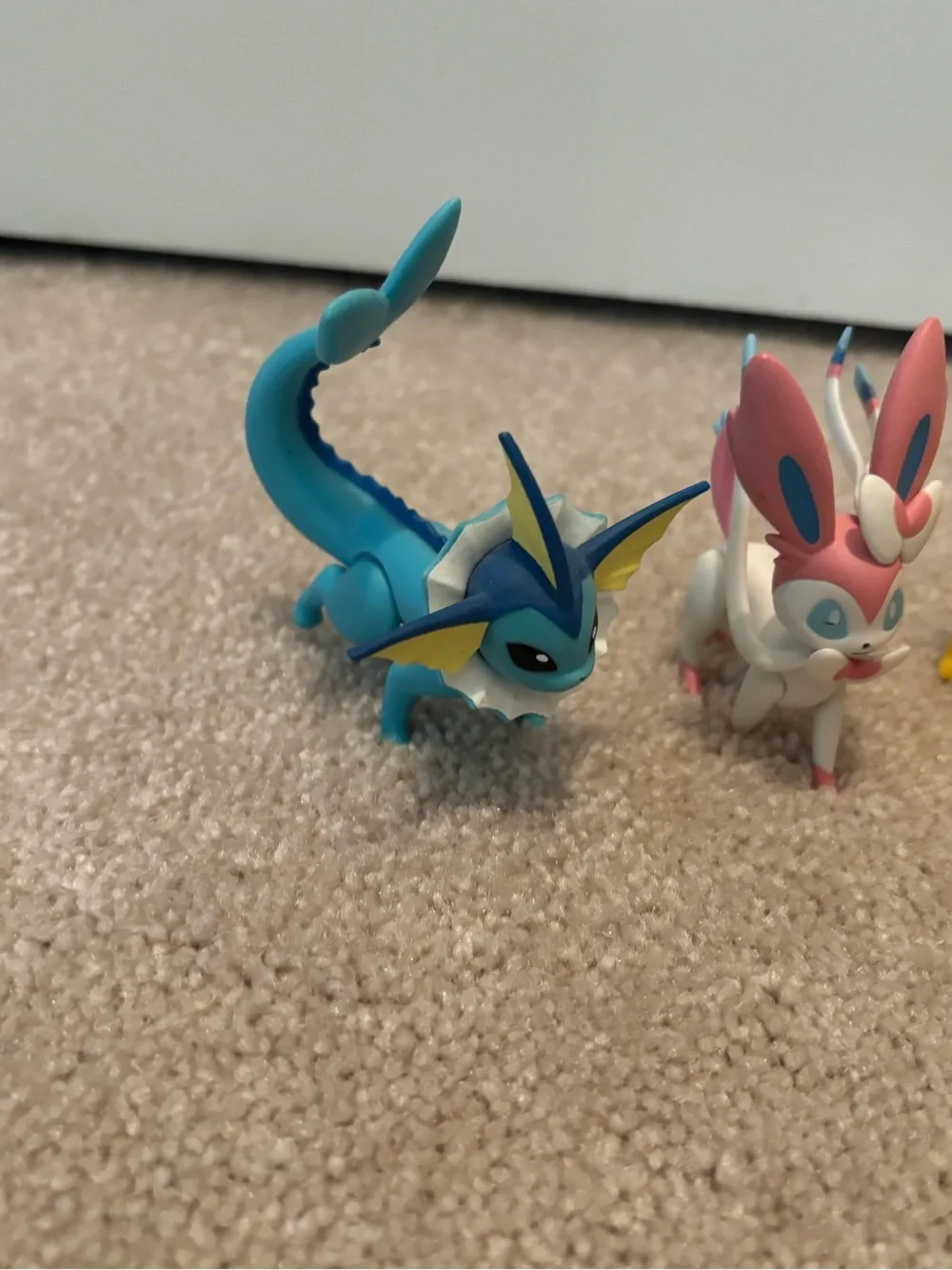 Pokemon Tomy Evee Evolution Posable  VaporeonJolteon Sylveon Espeon Toy Figures